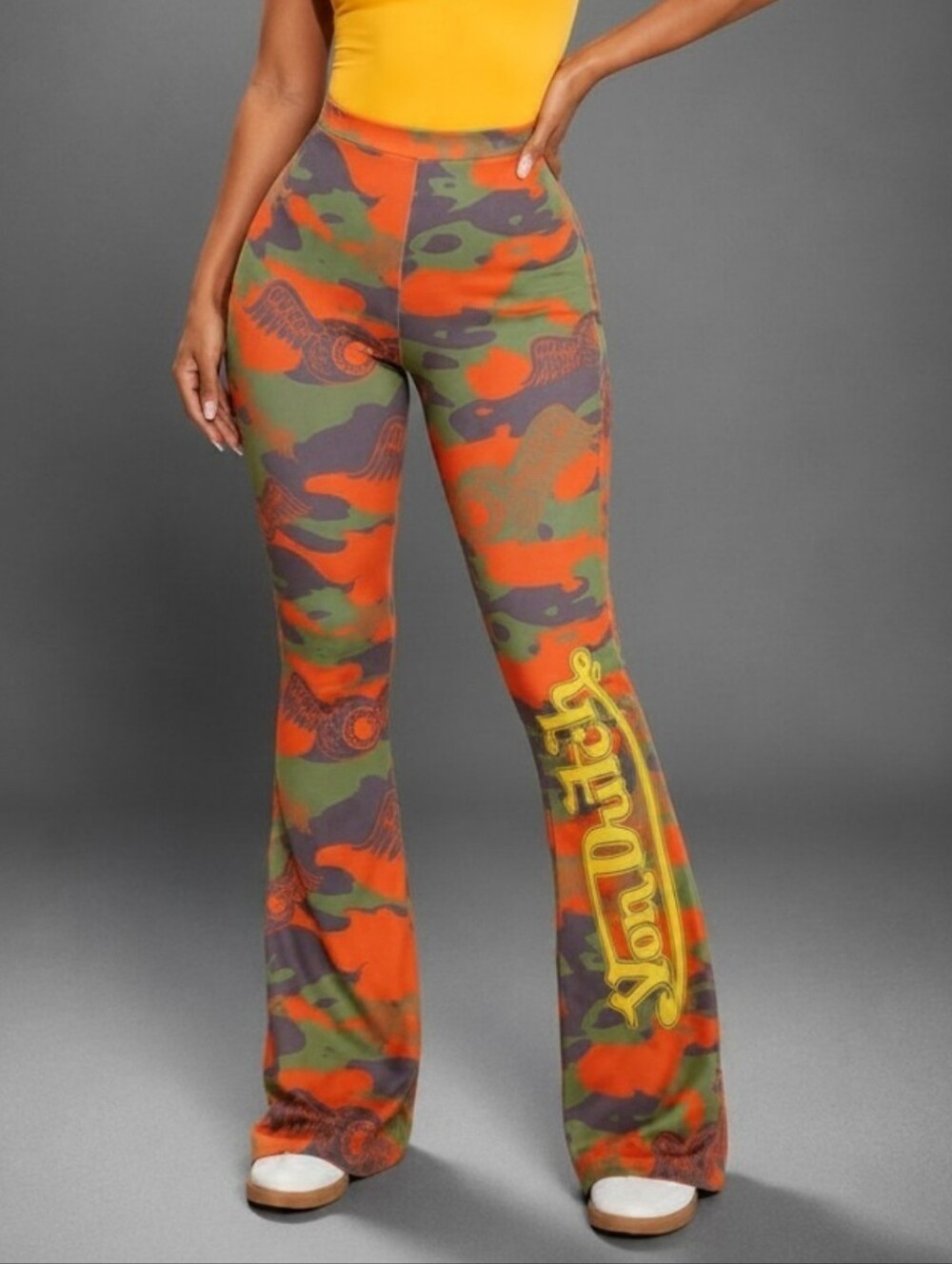 Von Dutch MEDIUM Orange Camo Flare Pants Yoga Stretch Leggings NWT
